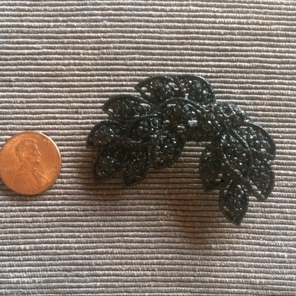🕷🕸VTG Gorgeous Black Rhinestone Brooch - Picture 3 of 4